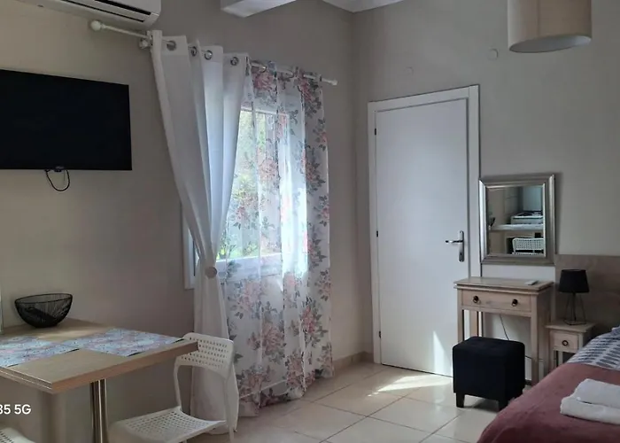 Trousas Apartament Roda (Corfu)