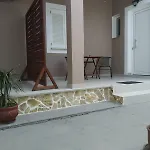 Apartment Trousas