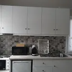 Apartment Trousas *